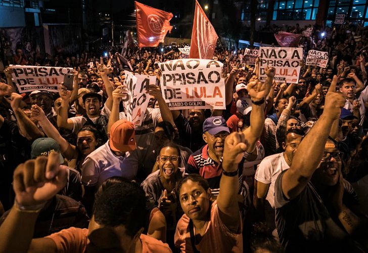 Miles de brasileños apoyan a Lula da Silva en las calles de Sao Paulo