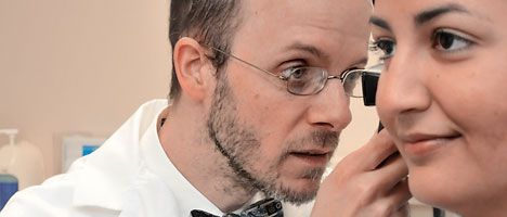 Los pacientes responden mejor si el médico los toca