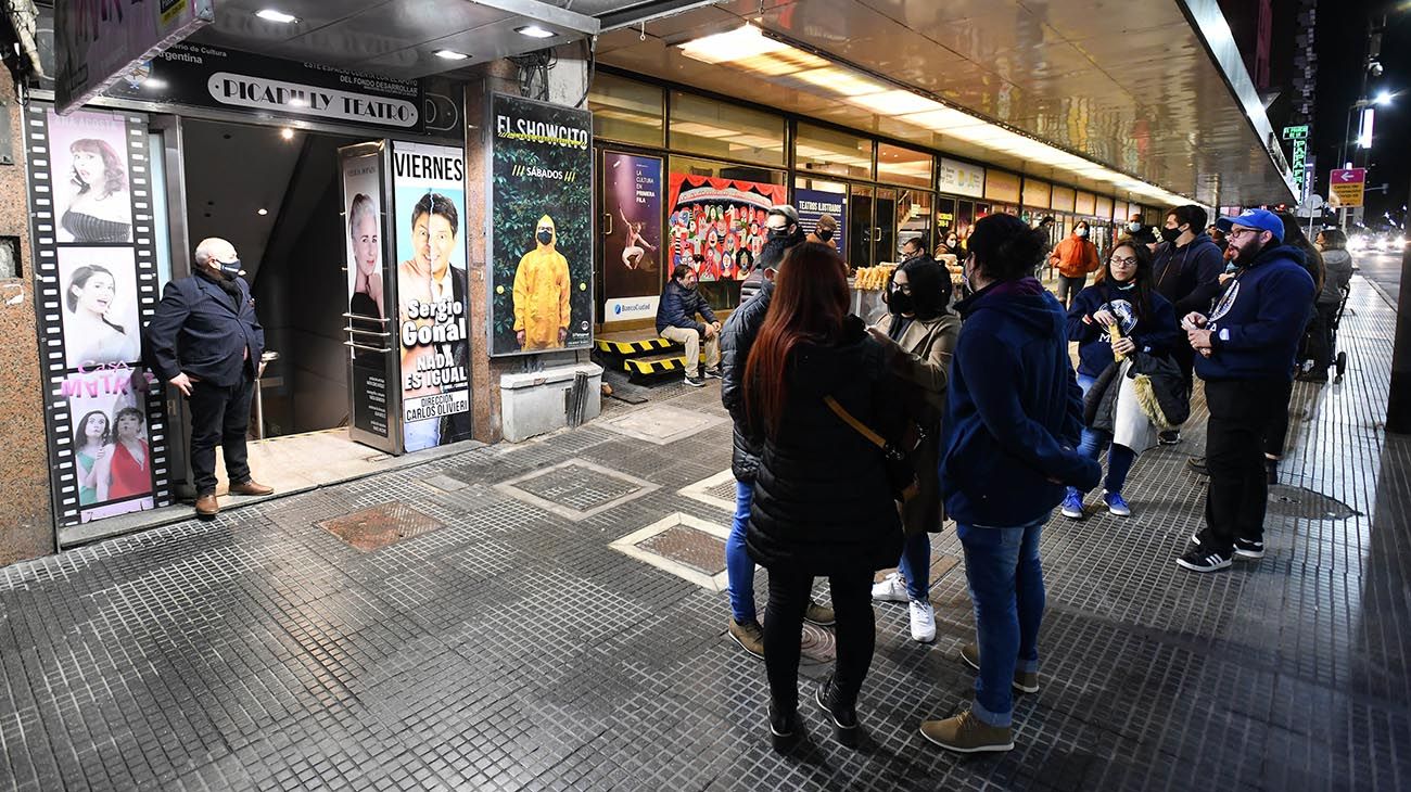 Vacaciones de invierno: protocolos y aforos en salas de cine y teatros porteños