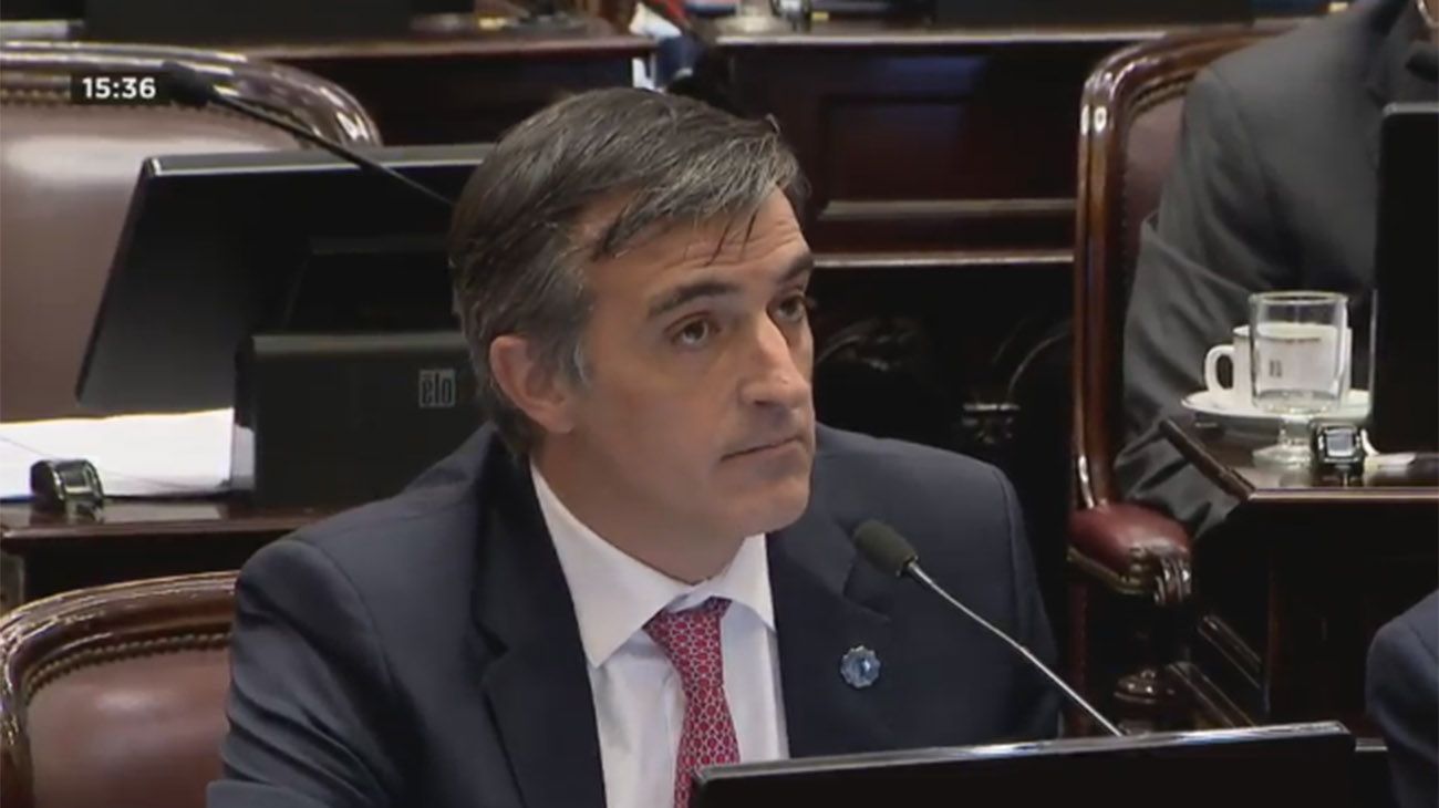 Esteban Bullrich fue operado de urgencia por una apendicitis