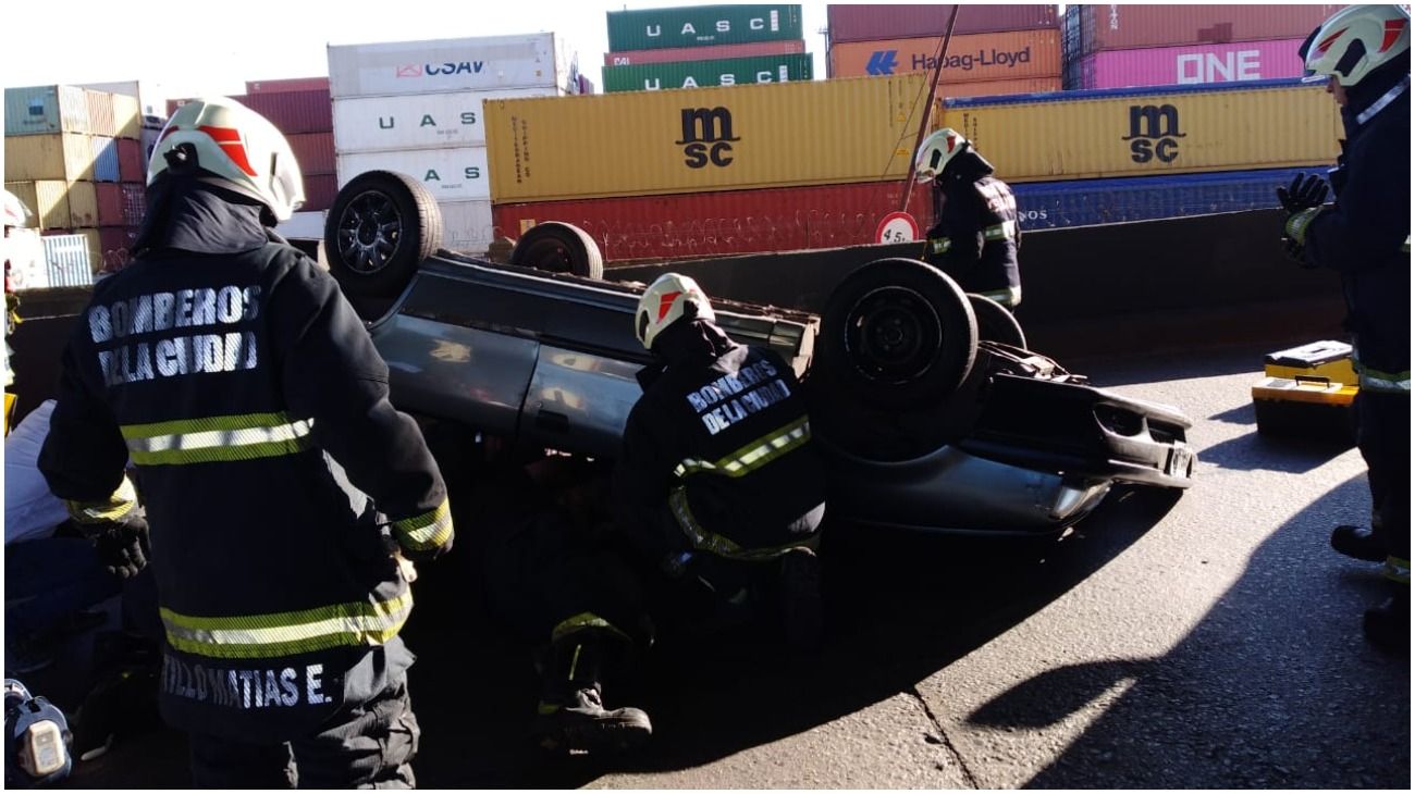 Vuelco en Puente Avellaneda: murió una chica y hubo seis heridos