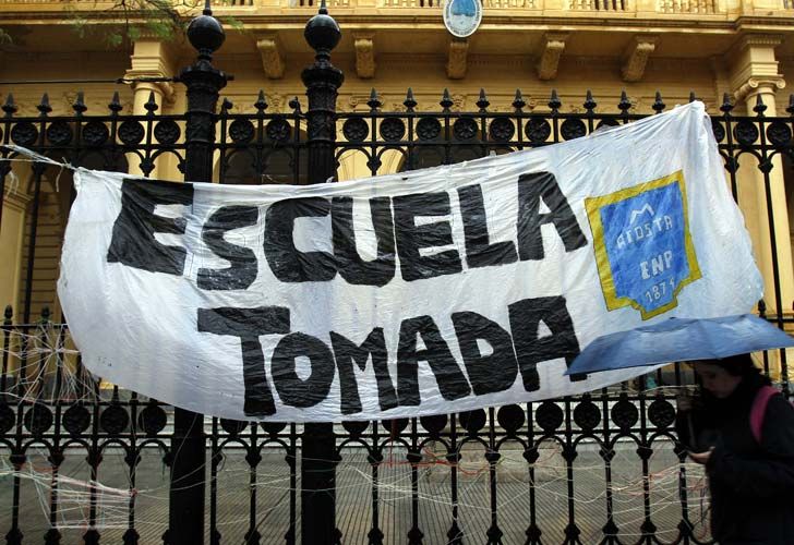 El Gobierno cambia el discurso sobre las tomas de escuelas porteñas