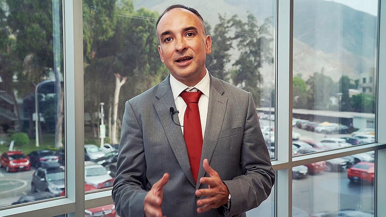Maxi Aguiar, el ascendente estratega político argentino del presidente Vizcarra
