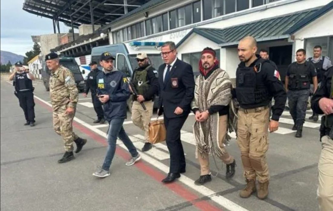 Video: así fue la extradición de Facundo Jones Huala a Chile
