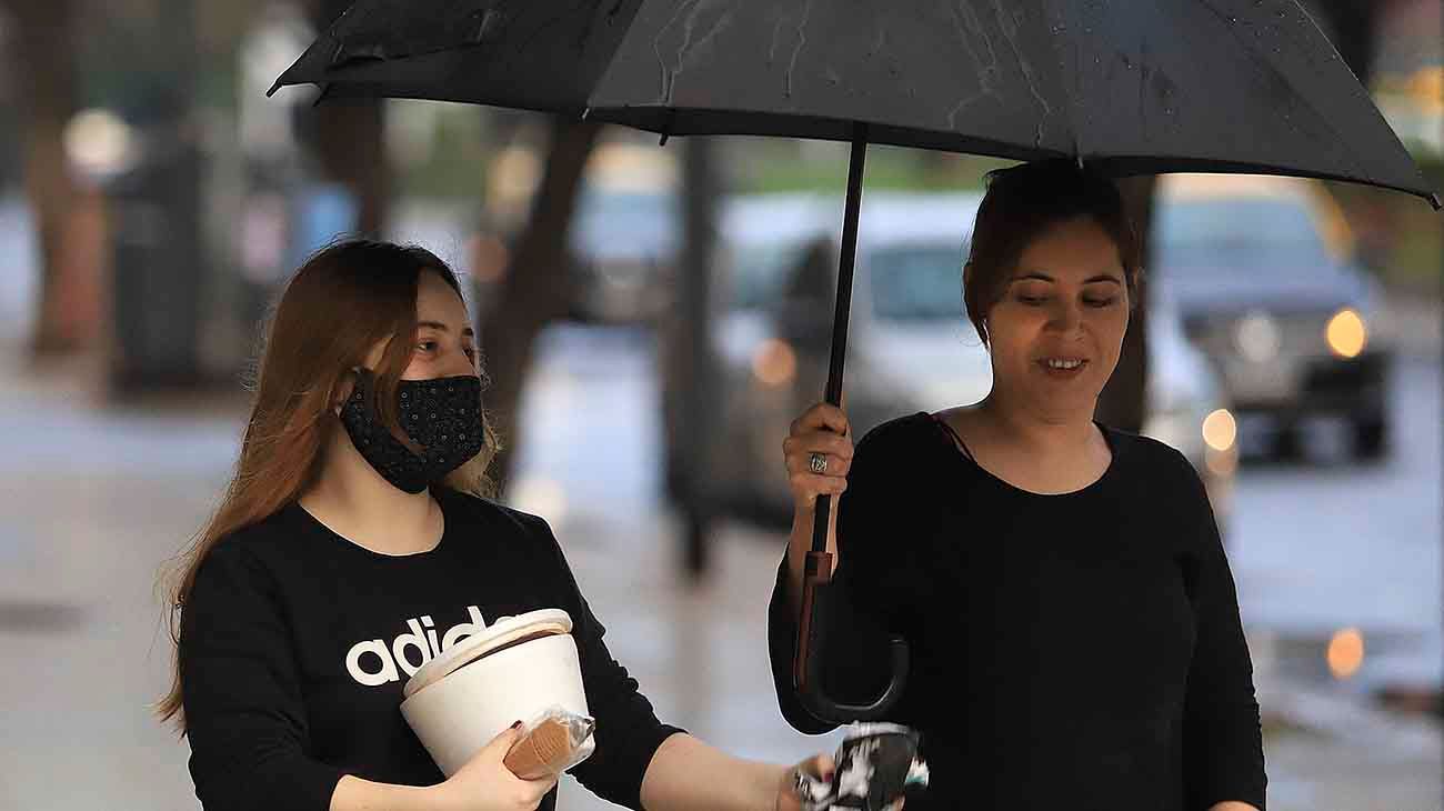 Encuesta: qué opina la gente sobre dejar de usar el barbijo al aire libre