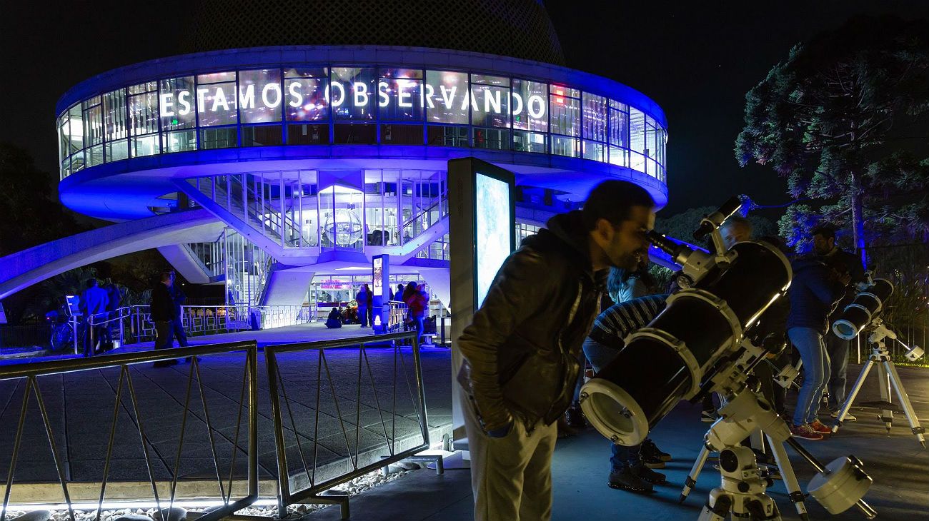 Un eclipse total teñirá la luna de rojo en la madrugada del lunes