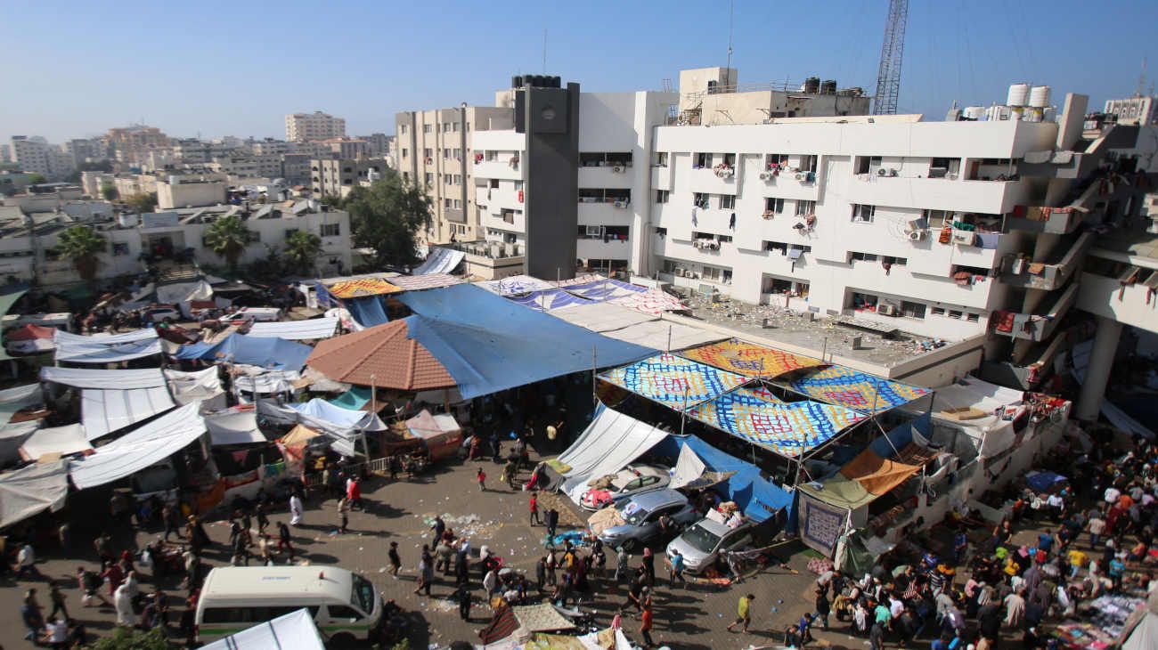 Israel atacó el hospital más grande de Gaza alegando que encubre el cuartel de Hamas