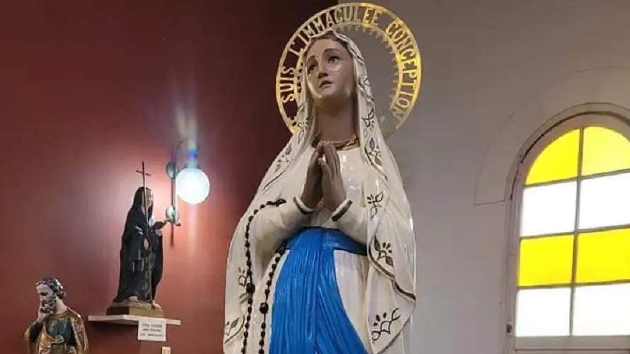 La virgen de Vinará “llora sangre” y le atribuyen milagros, pero la Iglesia pide “prudencia”