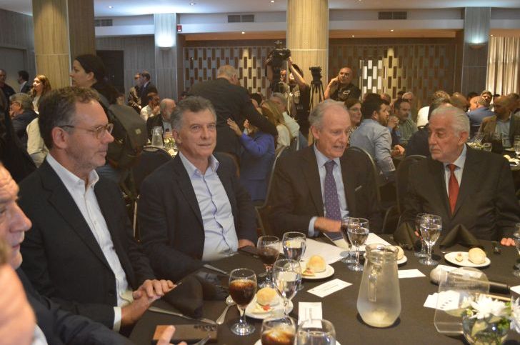 El círculo rojo cordobés ‘banca’ a Macri pero “la sigue viendo” con Milei