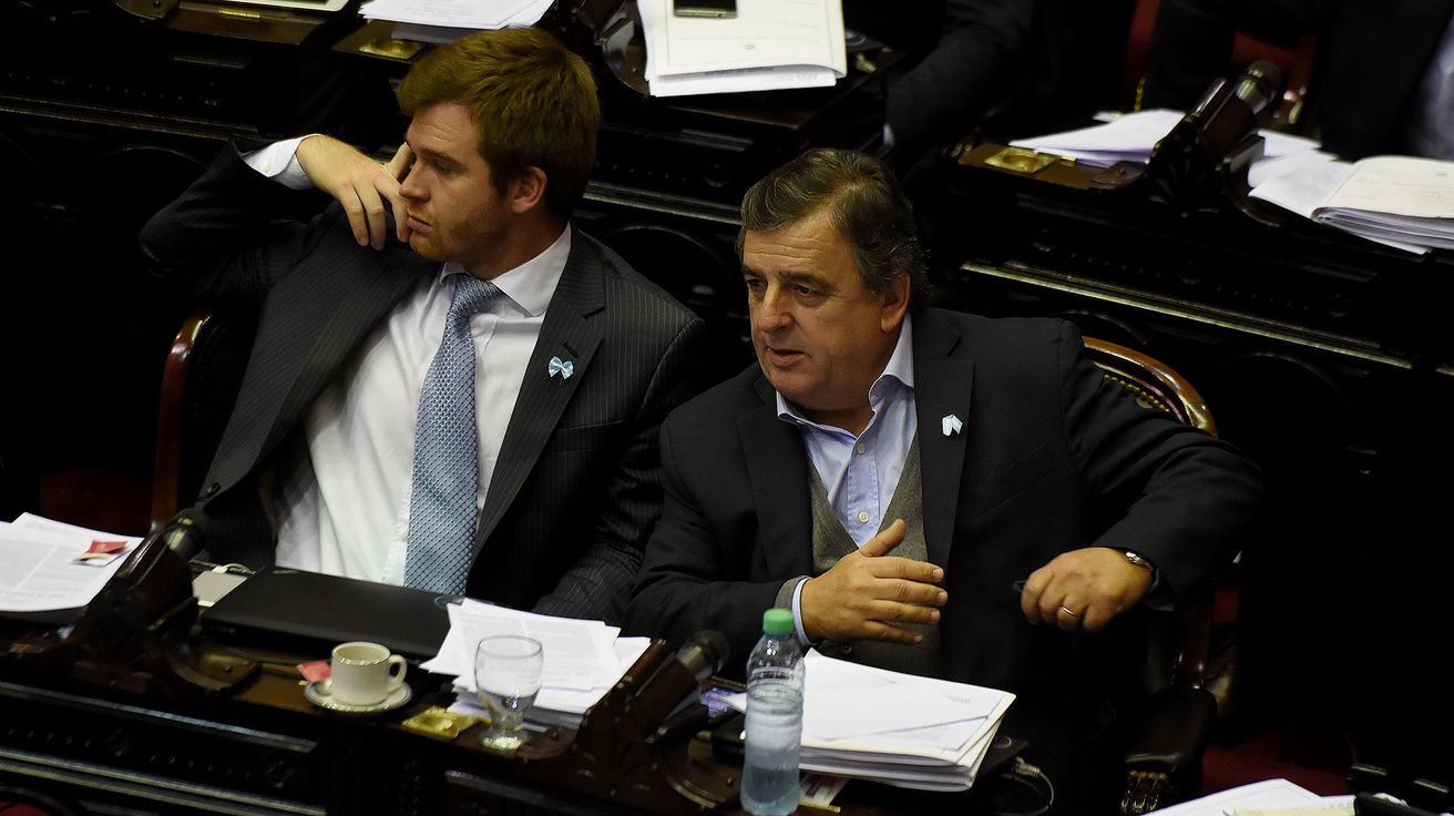 Tras el escándalo, el PRO busca aprobar las reformas mañana