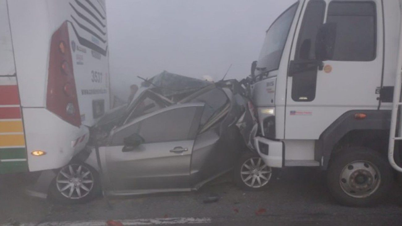 Dos muertos y varios heridos en un choque múltiple en el puente Zárate-Brazo Largo