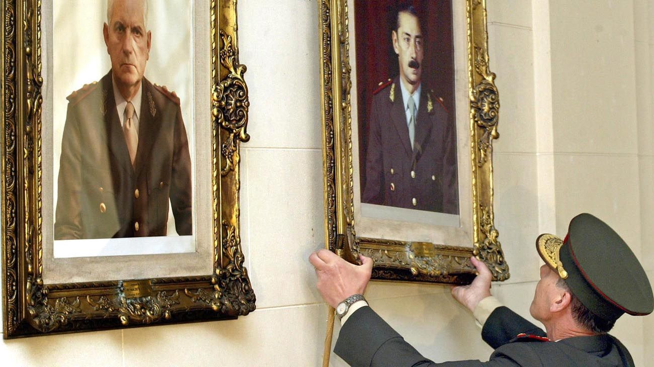 Murió Roberto Bendini, el ex titular del Ejército que bajó los cuadros de Videla y Bignone