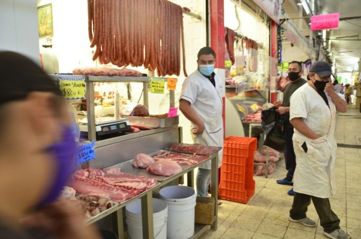 Inflación de alimentos no cede y afecta la dieta de miles de familias