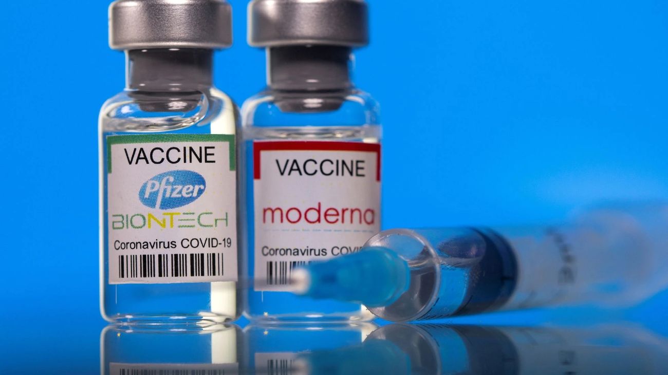 La efectividad de las vacunas de Pfizer y Moderna cayó del 91% al 66% contra la variante Delta