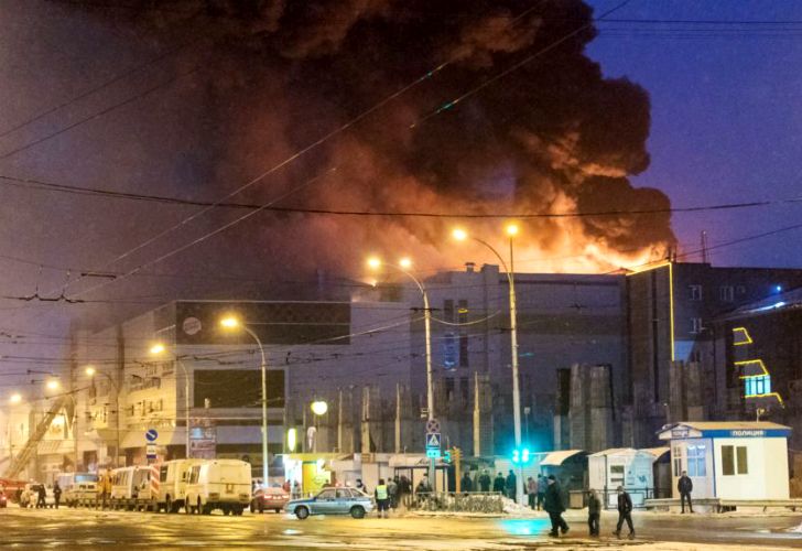 Horror en Siberia: el incendio de un shopping deja más de 50 muertos