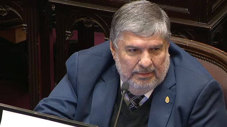 Mayans sobre "Toto" Caputo: "Ya le fundió el gobierno a Macri, ahora le está fundiendo el gobierno a Milei"