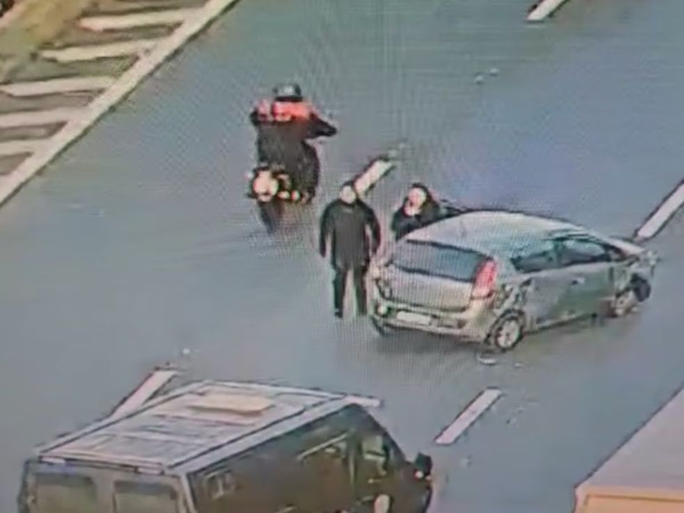 Sufrió un infarto mientras manejaba y chocó en plena autopista