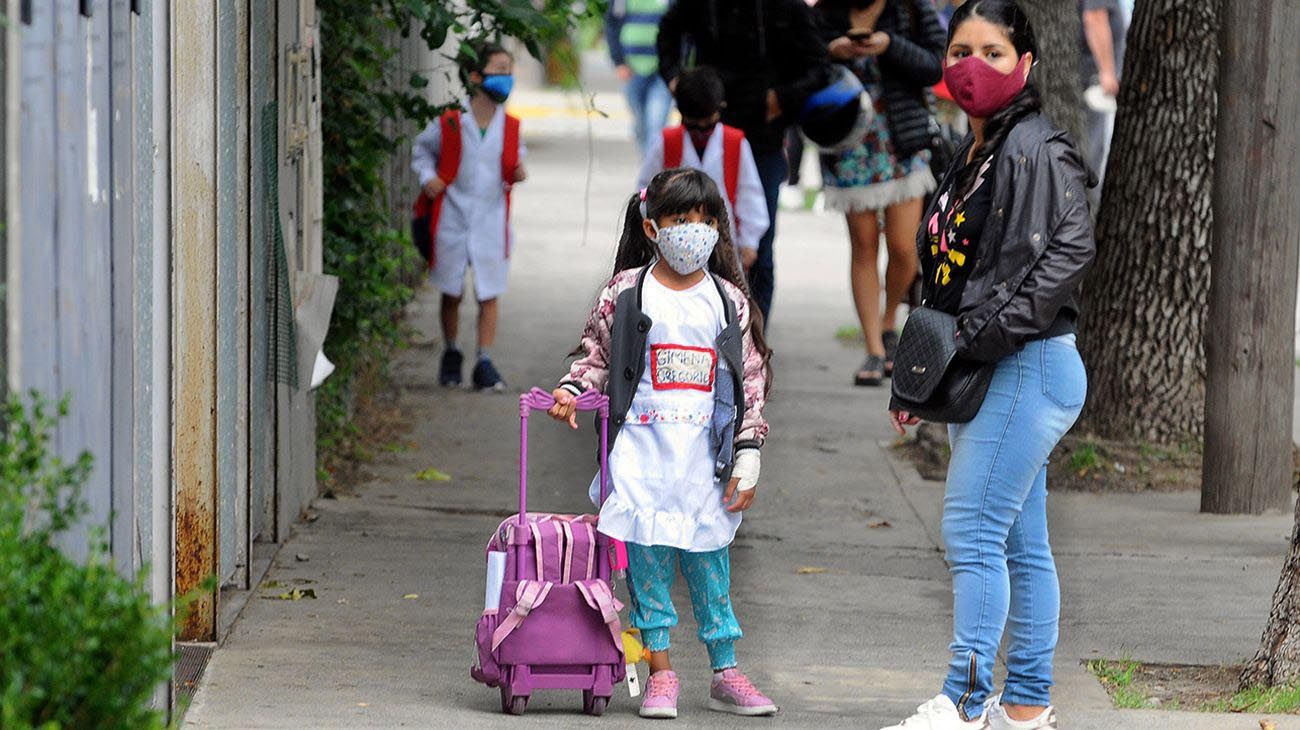 Cuánto cuesta armar la canasta básica escolar