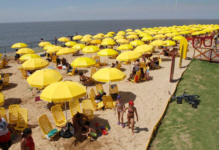 Playa, cine al aire libre y ferias gastronómicas, las propuestas de la Ciudad para pasar el verano