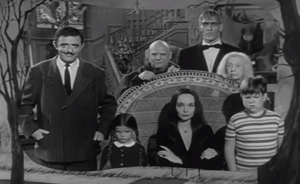 Murió "Merlina", la actriz de la serie original: cuál fue el destino del elenco de "Los Locos Addams"