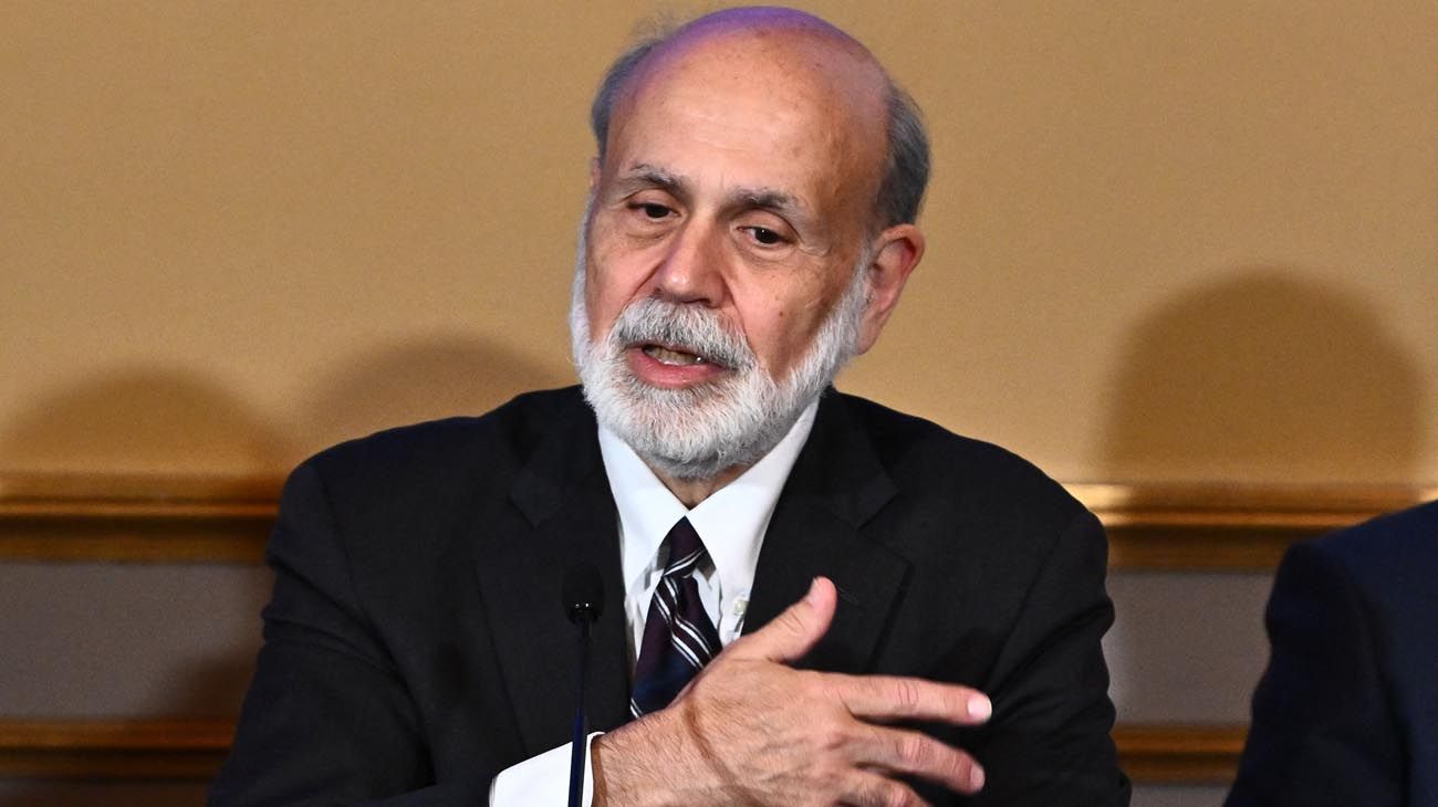 El Nobel de economía, Ben Bernanke insta a reforzar las defensas contra crisis