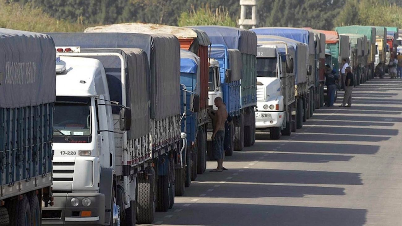 Transportistas acordaron un alza del 20% de la tarifa y terminó el paro