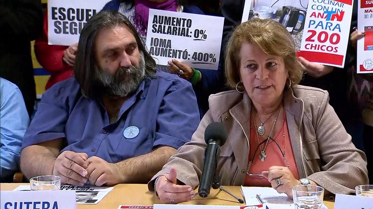 Acusan a la Provincia de enviar notificaciones a maestros para "disciplinarlos"