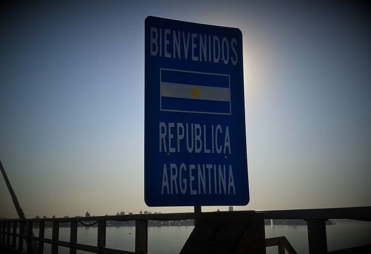 Malestar de ciudadanos paraguayos por trabas para ingresar a Argentina