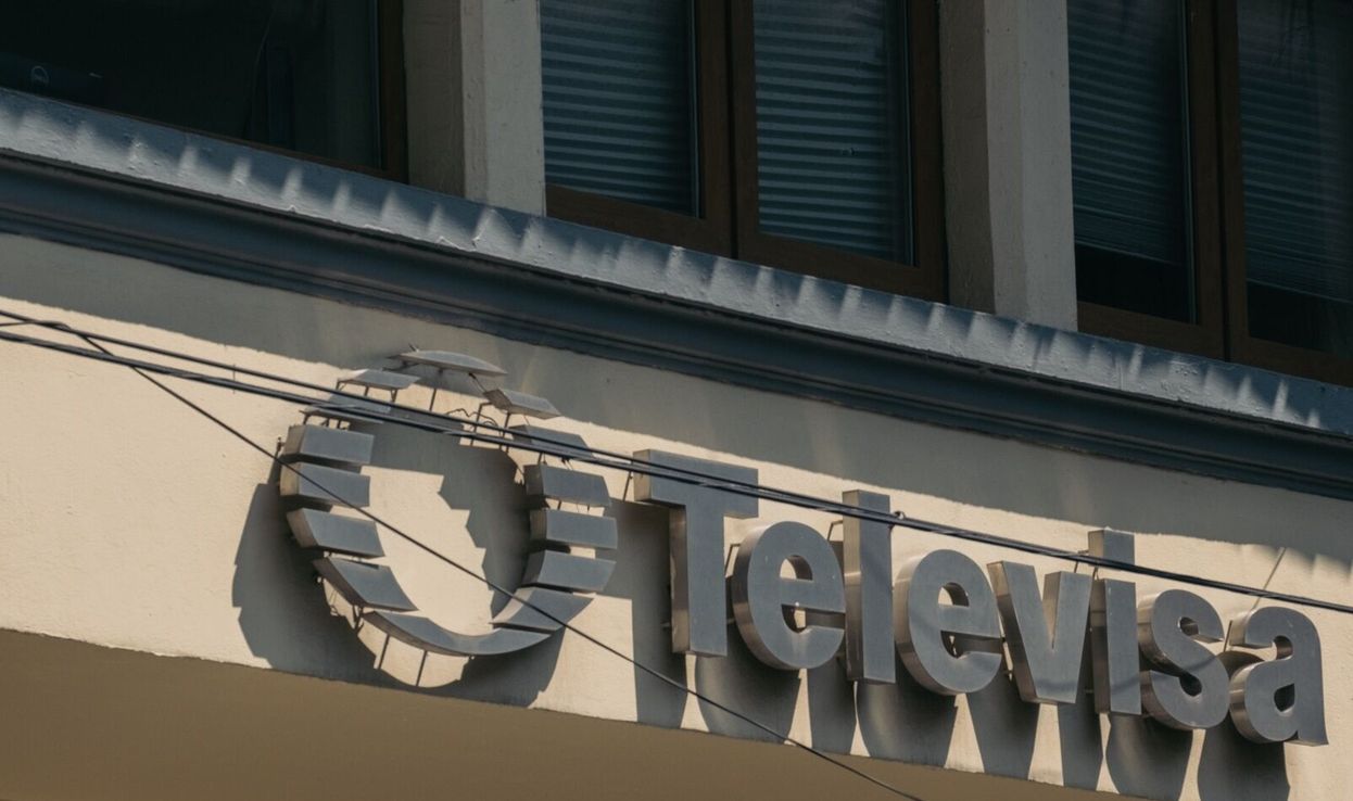 El multimillonario David Martínez adquirió acciones de Televisa