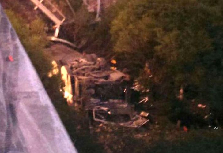 Tragedia en Salta | Desbarrancó un micro y mueren 42 gendarmes