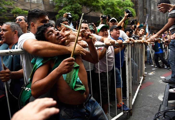 "Poné la fecha": el reclamo que desató una batalla en la marcha de la CGT