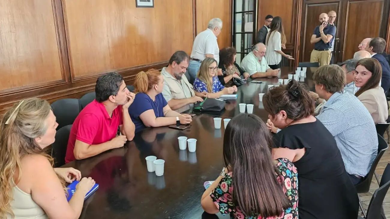 El Gobierno otorgará 12% de aumento a los estatales con el respaldo de UPCN y el rechazo de ATE