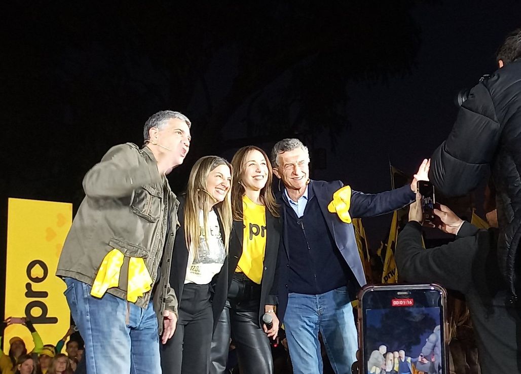 El PRO apuesta a las "selfies" para motorizar su campaña legislativa