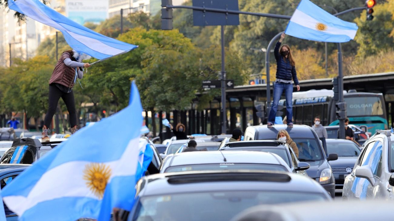 Banderazo y masiva marcha contra la reforma judicial en todo el país