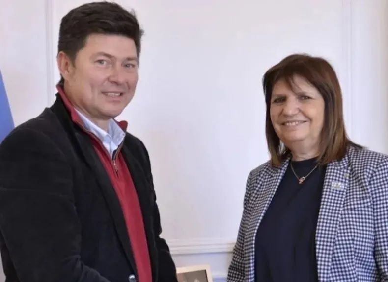 Bullrich llega a Corrientes para apoyar a La Libertad Avanza sin respaldo directo a Valdés