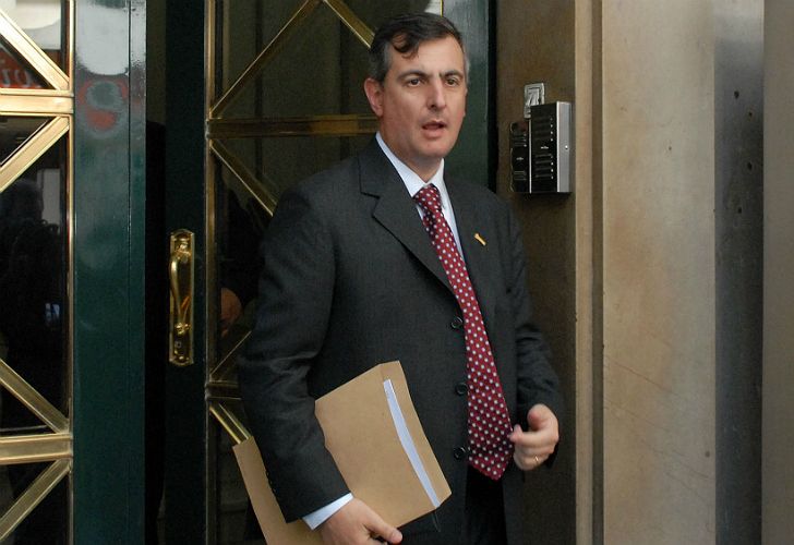 El candidato oficial a la Procuración designó a su cuñado en la Anses