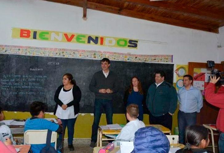 Critican la visita de Bullrich a un colegio: "Mi escuela no es un búnker"