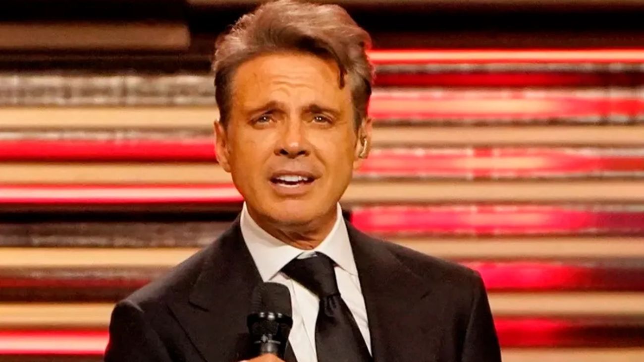 Luis Miguel vuelve en 2024 con tres shows y una esperada cena de gala