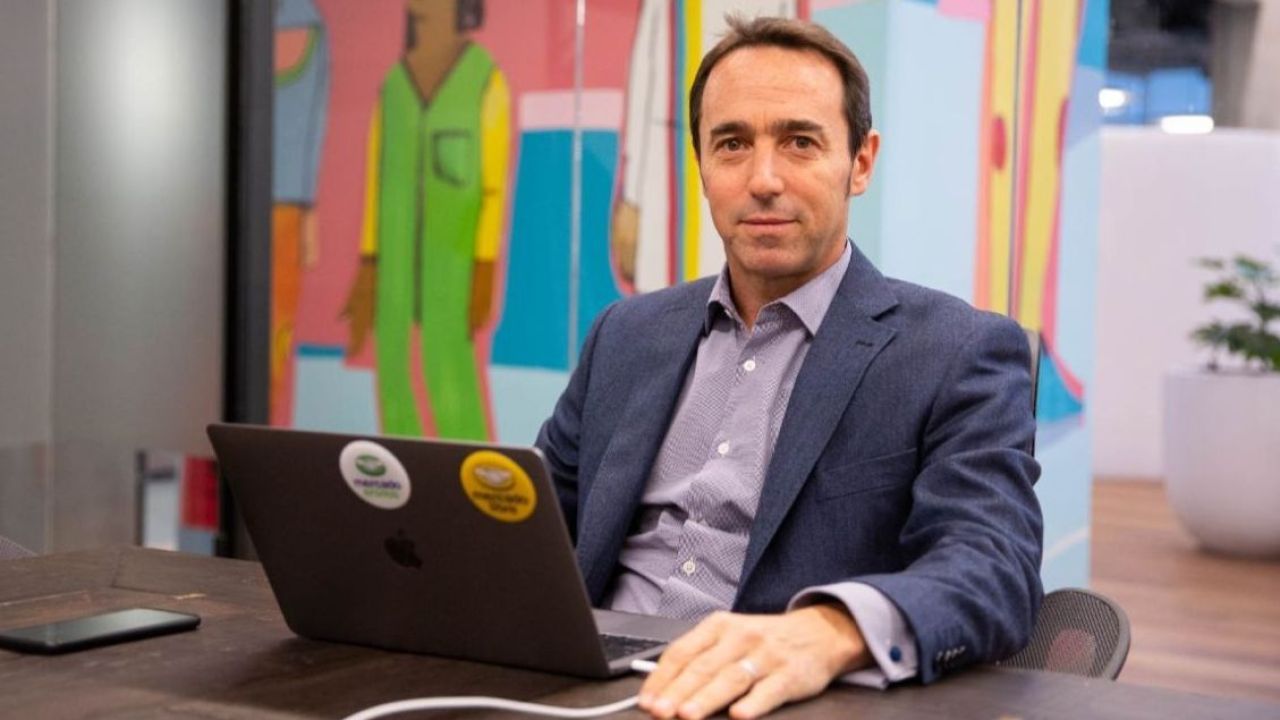 Marcos Galperin denunció que el BCRA obliga a informar un costo financiero inflado y un economista salió a responderle