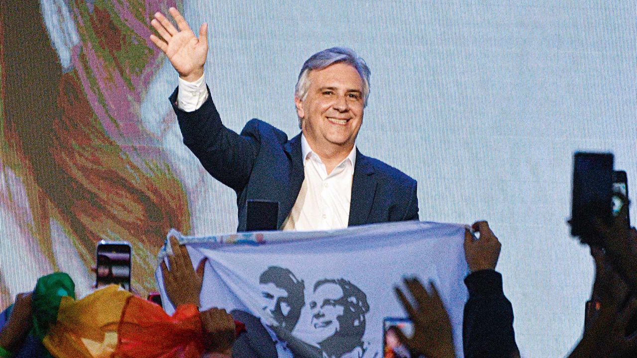 Llaryora sobre Milei: “Me parece que tiene una visión totalmente unitaria”
