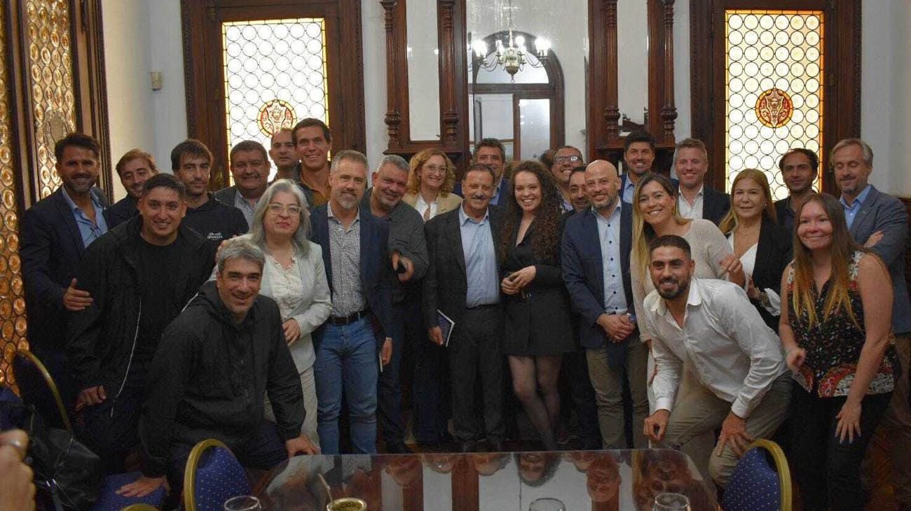 Quintela convocó a agrandar el peronismo para defender a la Nación Argentina