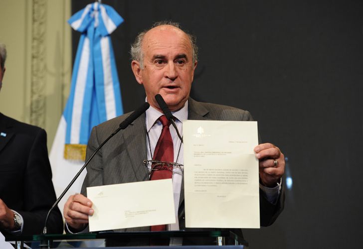Parrilli negoció la compra de un sofisticado material para espiar celulares y computadoras