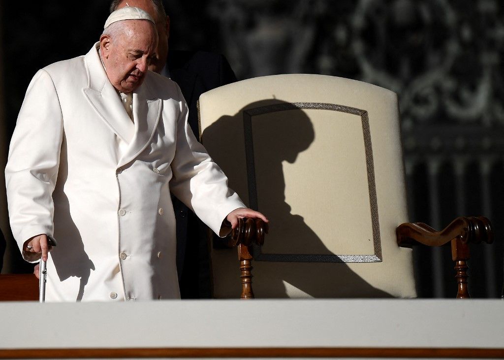 Con la voz cansada, el papa Francisco agradeció: "Que Dios los bendiga y que la Virgen los ayude"