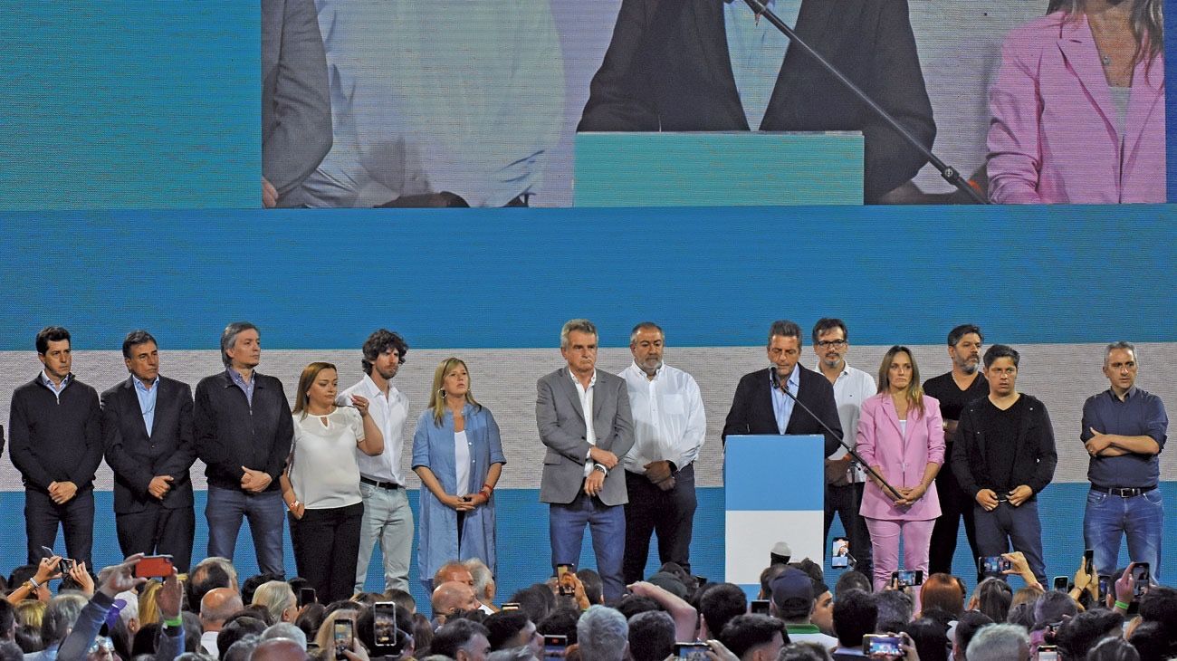 El peronismo mide los tiempos para acelerar contra Javier Milei