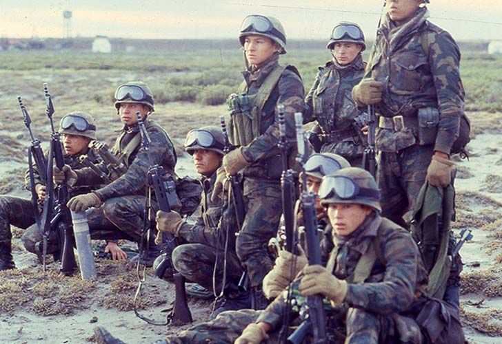 Emoción en un avión donde viajaban veteranos de Malvinas