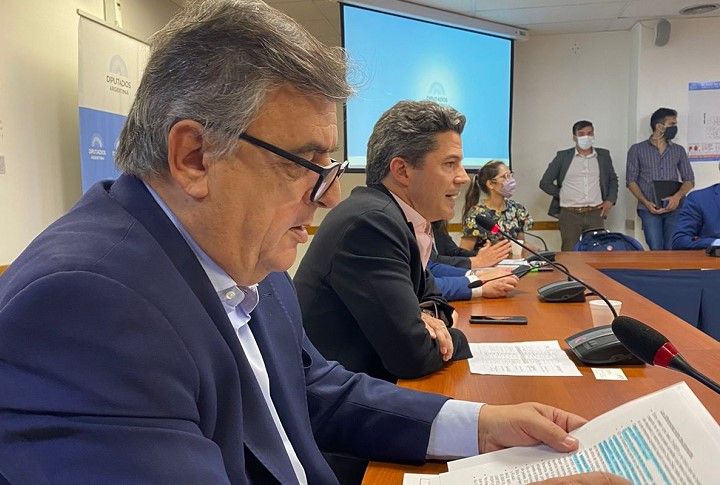 Negri resiste, se queda con el bloque en Diputados y le da un golpe a De Loredo
