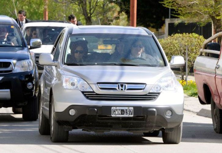 Terminó la visita "íntima" al mausoleo de Kirchner y lo abrieron al público