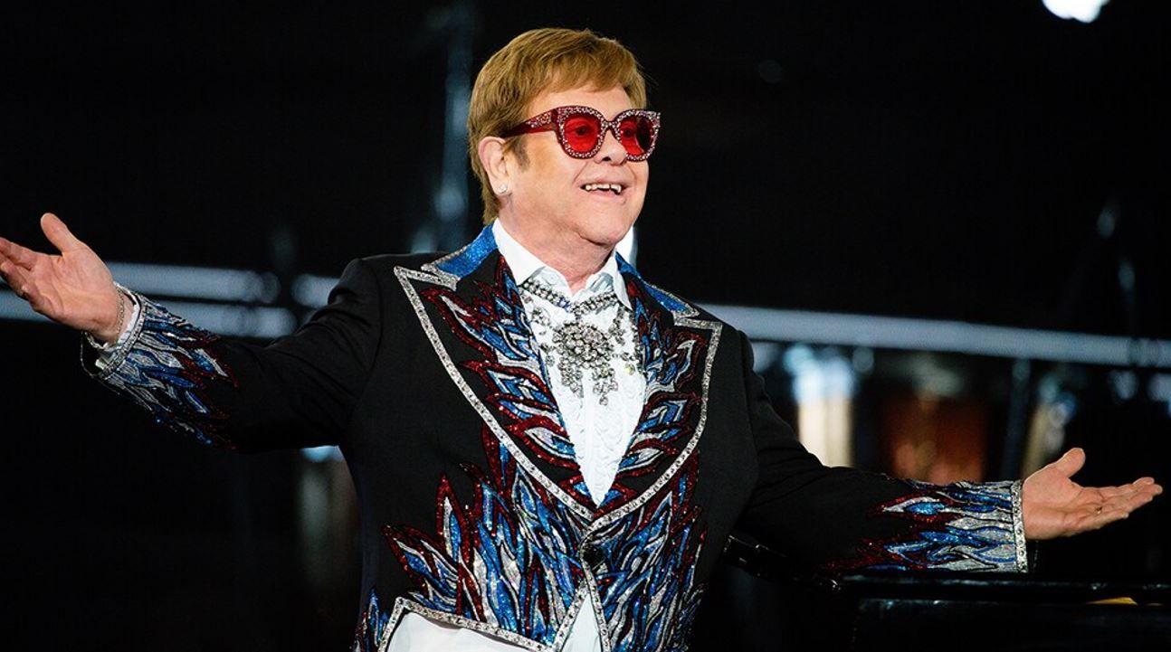Elton John admitió su lado oscuro: "Cuando se toman drogas, se toman decisiones terribles"