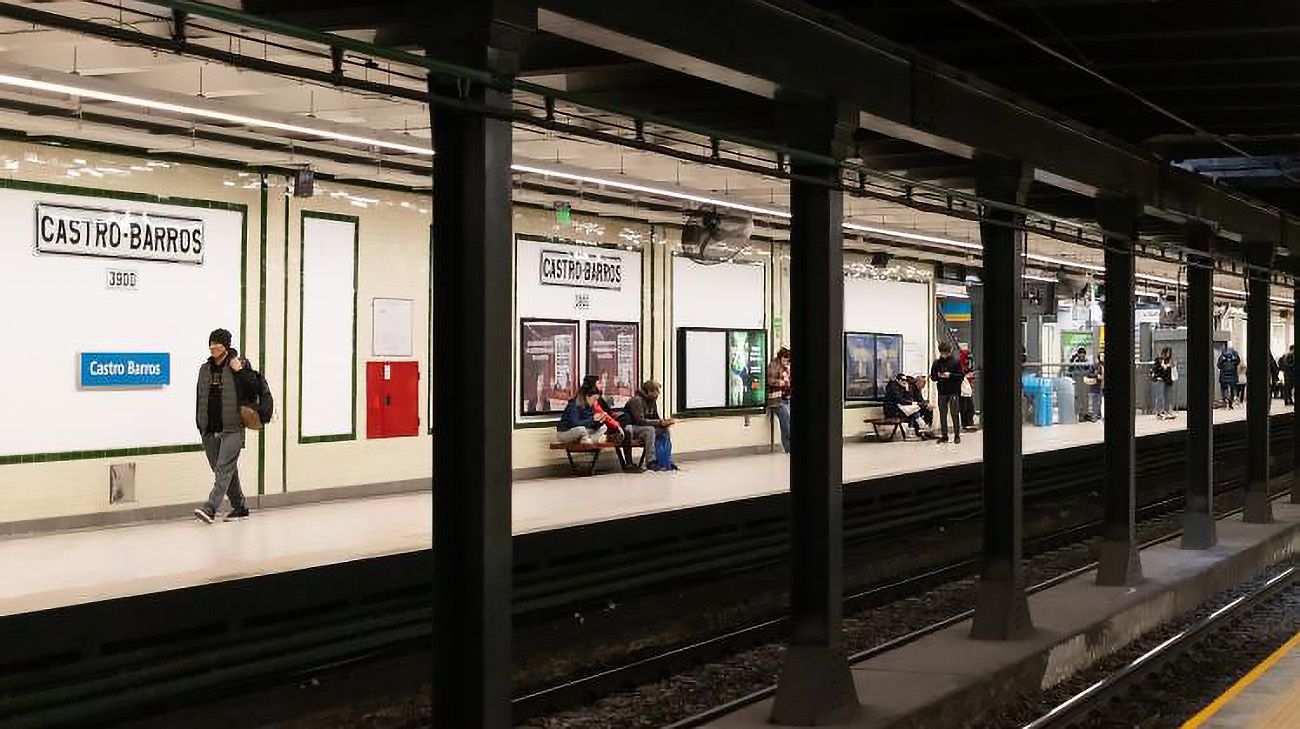 Tragedia en la Línea A del subte: un hombre de 70 años murió en la estación Castro Barros