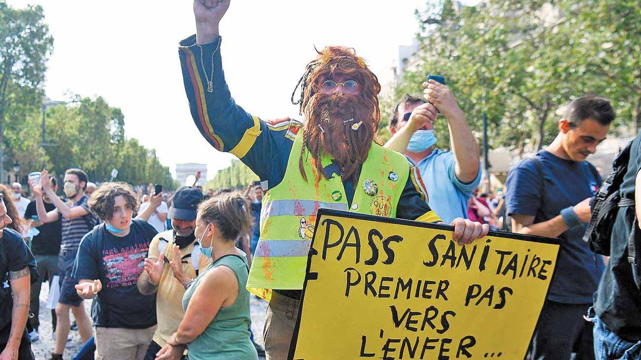 Protestas en Francia e Italia contra los ‘pases sanitarios’